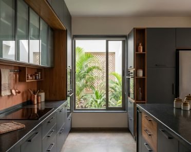 Sophisticated_modular_kitchen_in…_202609031817